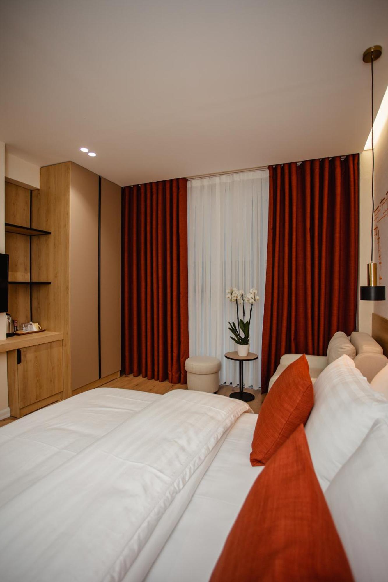 Oro Inn Hotel Shkodra Kültér fotó